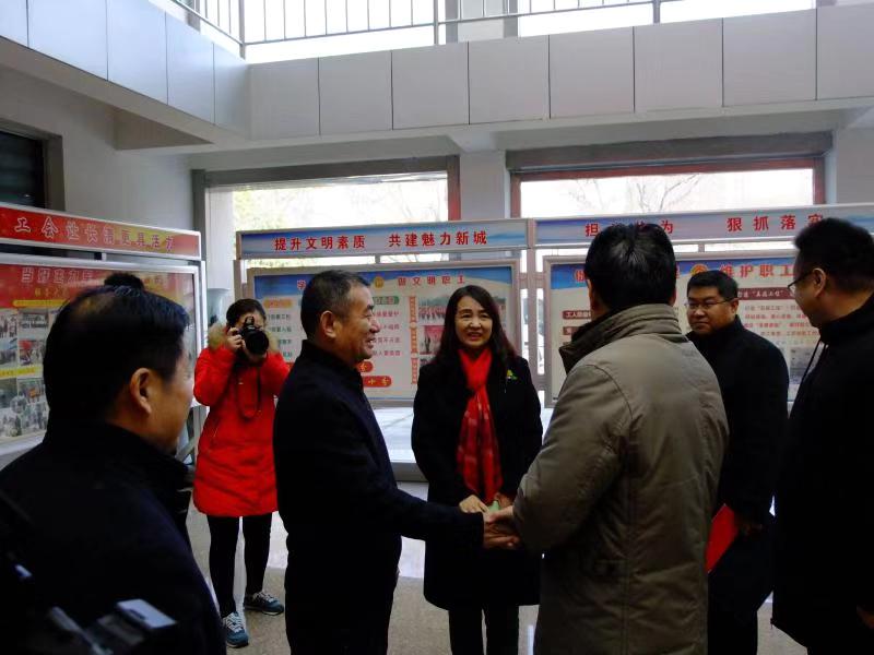 济南市总工会常务副主席傅金峰到火博体育在线集团走访慰问