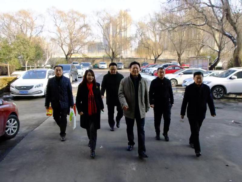 济南市总工会常务副主席傅金峰到火博体育在线集团走访慰问