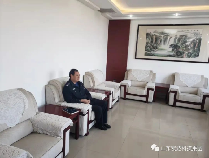 山东火博体育在线集团副总经理张广义到开发区派出所慰问
